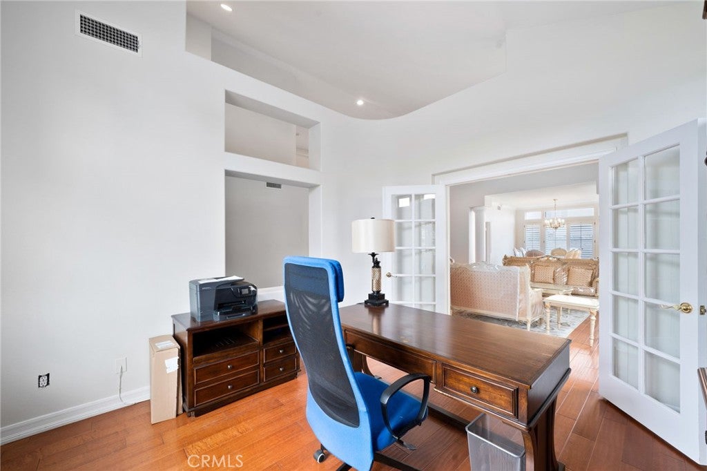 Cypress, California, 90630, United States, 4 Bedrooms Bedrooms, ,4 BathroomsBathrooms,Residential,Active,1945840