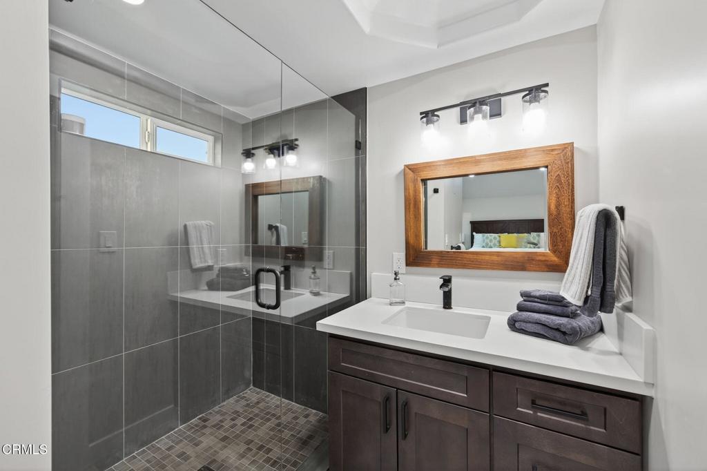 Ventura, California, 93001, United States, 4 Bedrooms Bedrooms, ,3 BathroomsBathrooms,Residential,Active,1926891