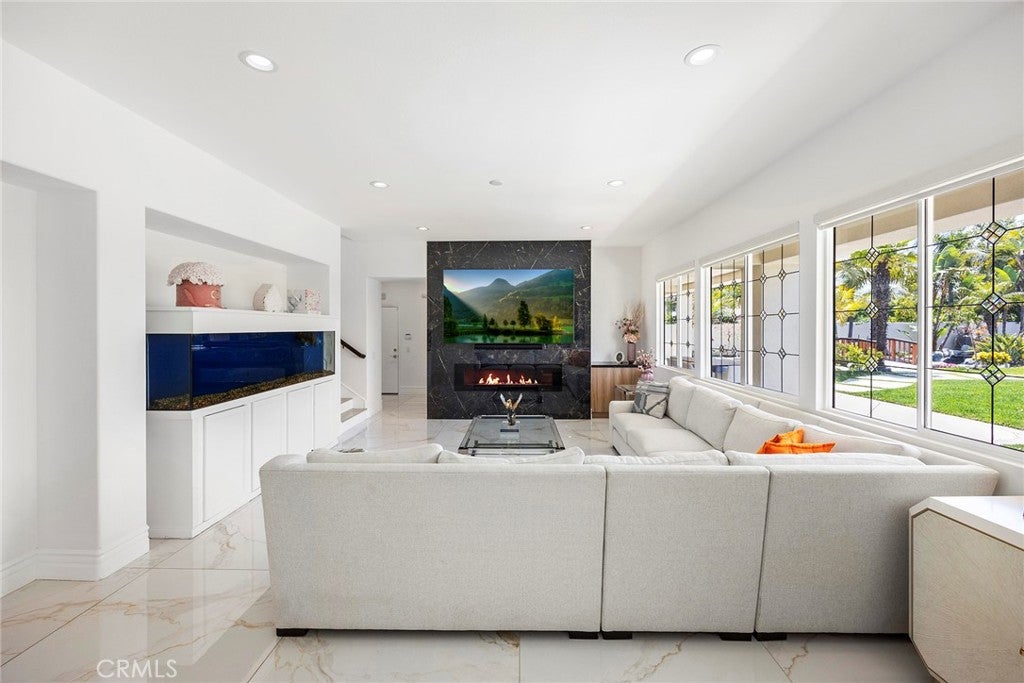 Rowland Heights, California, 91748, United States, 5 Bedrooms Bedrooms, ,6 BathroomsBathrooms,Residential,Pending,1986868