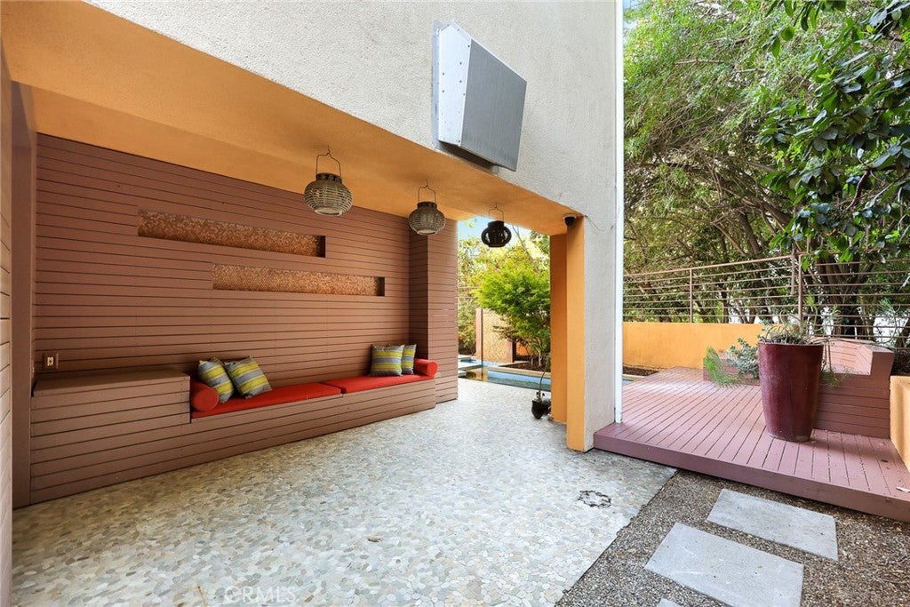 South Pasadena, California, 91030, United States, 4 Bedrooms Bedrooms, ,5 BathroomsBathrooms,Residential,Active,1968417