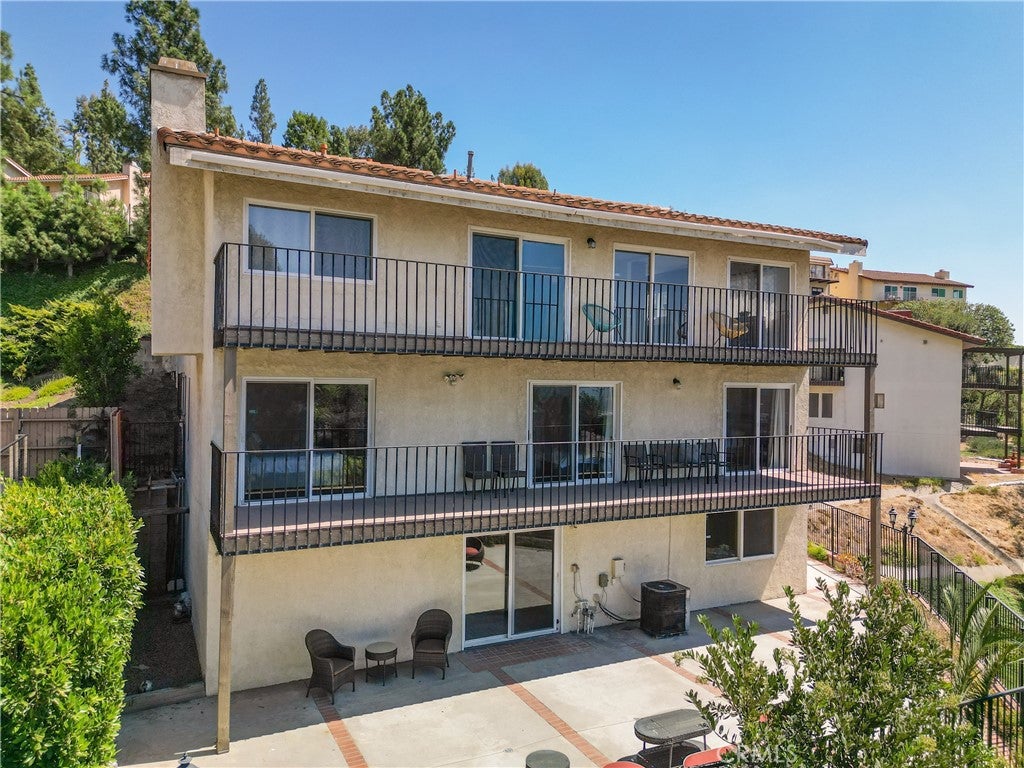 Burbank, California, 91501, United States, 5 Bedrooms Bedrooms, ,5 BathroomsBathrooms,Residential,Active,1943797