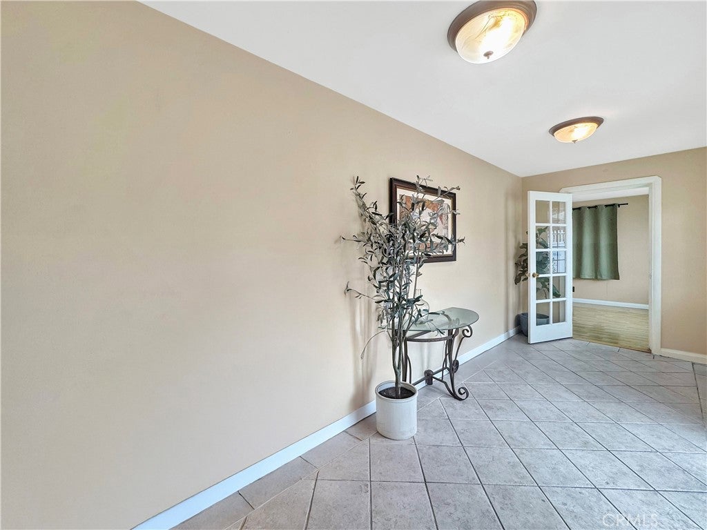 Huntington Beach, California, 92647, United States, ,5 BathroomsBathrooms,Residential,Active,1867911