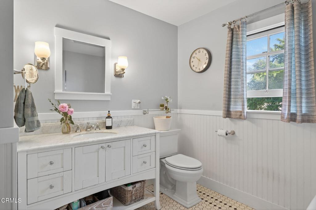 Oxnard, California, 93030, United States, 5 Bedrooms Bedrooms, ,2 BathroomsBathrooms,Residential,Active,1985561