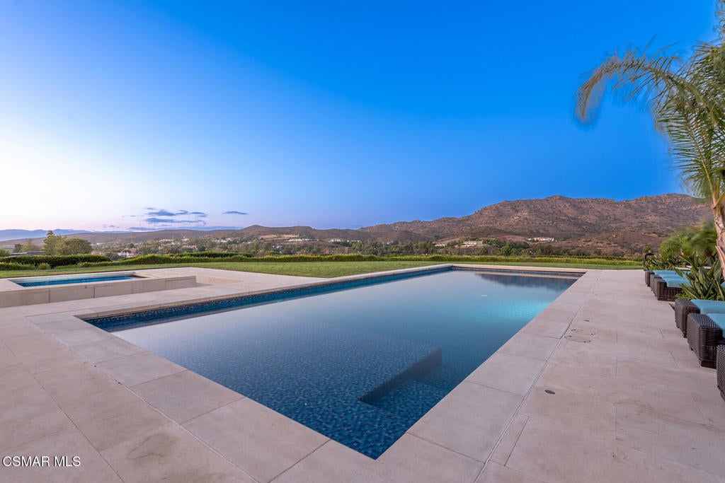 Thousand Oaks, California, 91362, United States, 6 Bedrooms Bedrooms, ,7 BathroomsBathrooms,Residential,Active,2007641