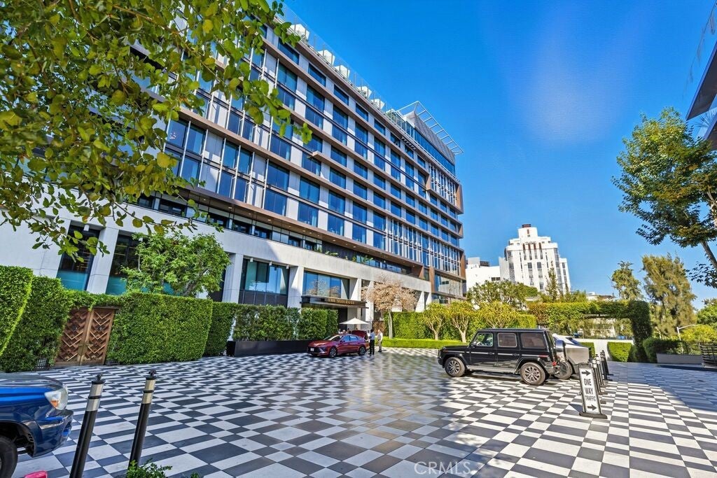 Los Angeles, California, 90069, United States, 2 Bedrooms Bedrooms, ,3 BathroomsBathrooms,Residential,Active,1995278