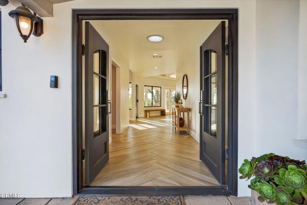 Camarillo, California, 93010, United States, 4 Bedrooms Bedrooms, ,5 BathroomsBathrooms,Residential,Active,1944013