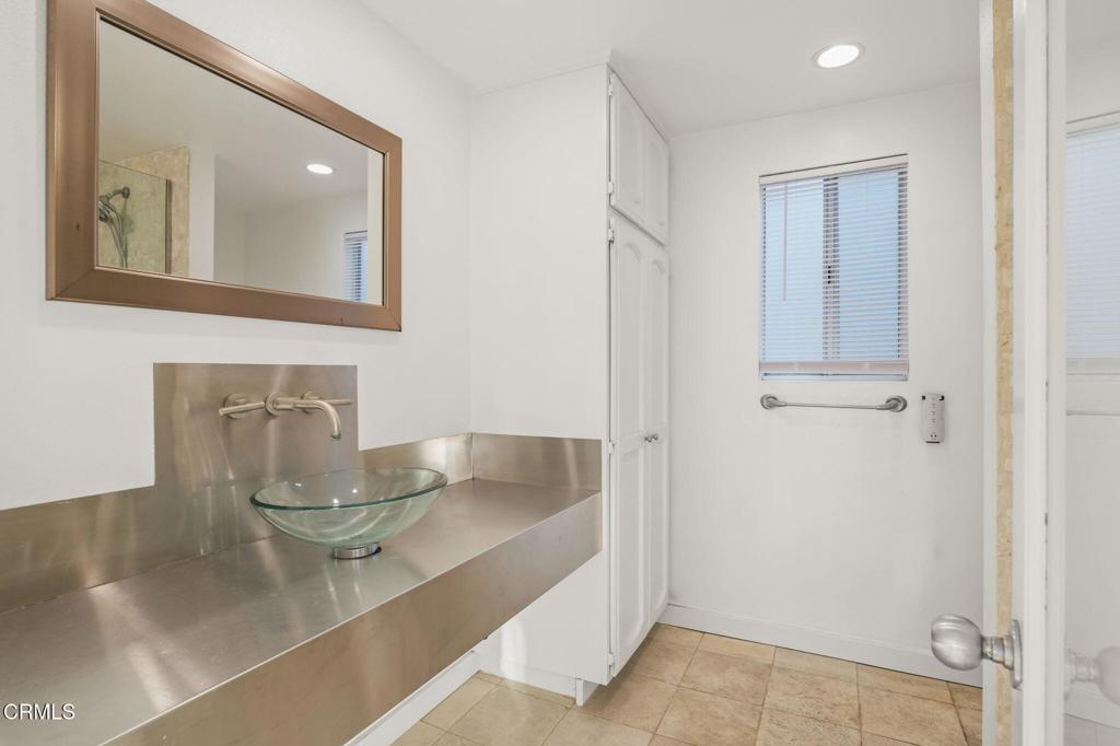 Oxnard, California, 93035, United States, ,3 BathroomsBathrooms,Residential,Active,1894775