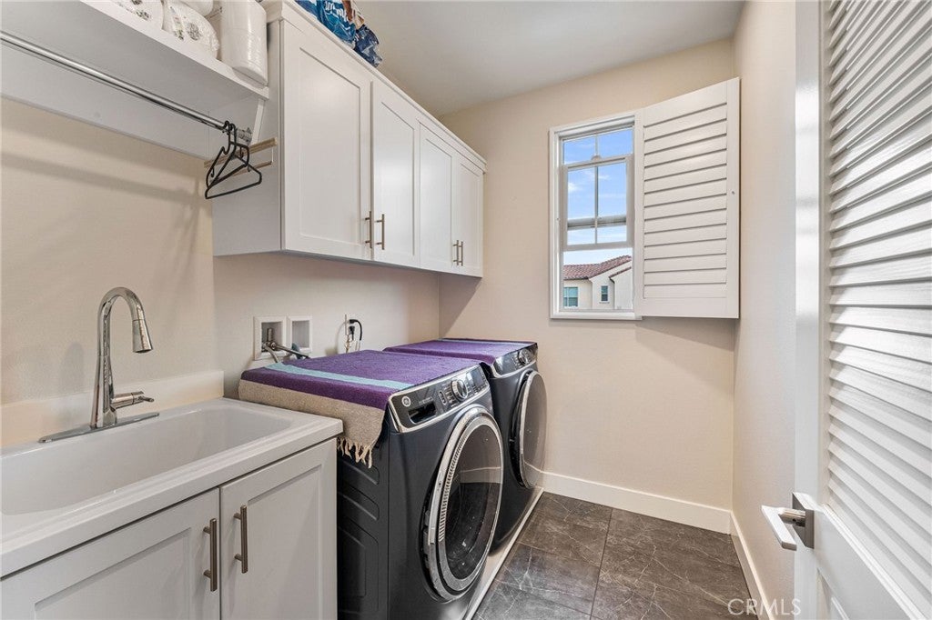 Irvine, California, 92620, United States, 4 Bedrooms Bedrooms, ,4 BathroomsBathrooms,Residential,Active,1986899