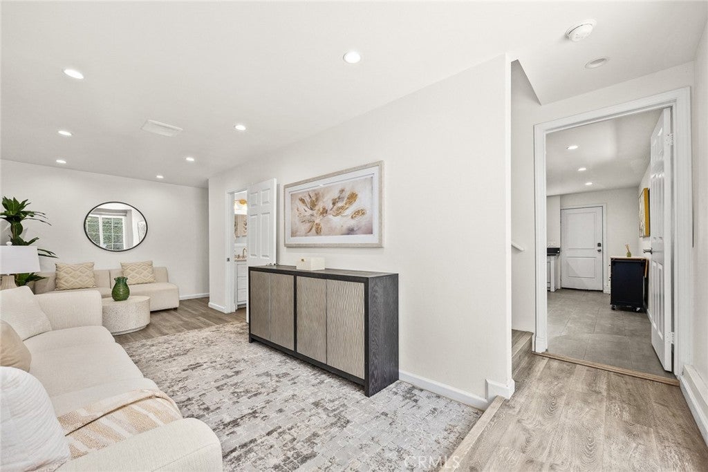 Los Angeles, California, 90034, United States, 5 Bedrooms Bedrooms, ,5 BathroomsBathrooms,Residential,Active,1899242