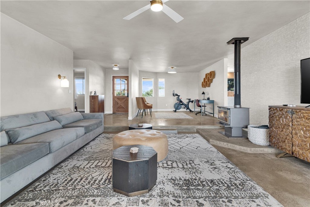 Paso Robles, California, 93446, United States, 4 Bedrooms Bedrooms, ,3 BathroomsBathrooms,Residential,Active,1941140
