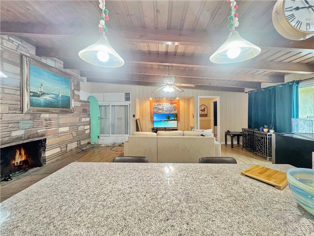 Huntington Beach, California, 92647, United States, ,5 BathroomsBathrooms,Residential,Active,1867911