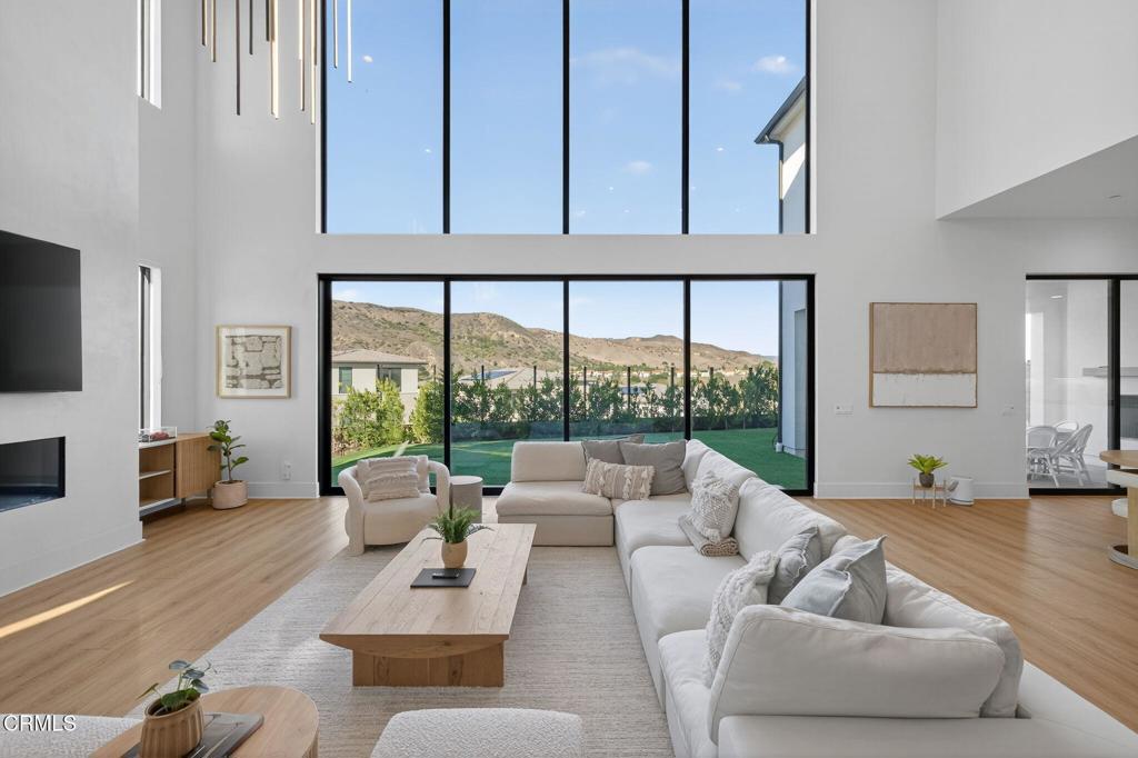 Porter Ranch, California, 91326, United States, 5 Bedrooms Bedrooms, ,6 BathroomsBathrooms,Residential,Active,1965808