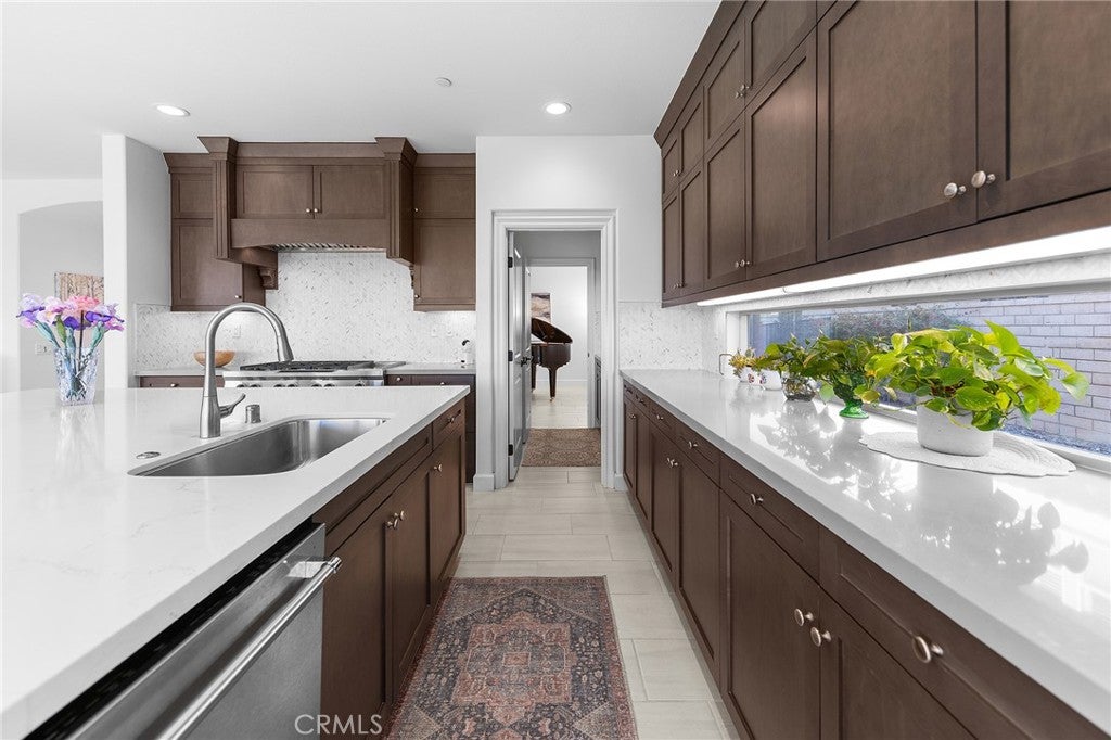 Chino Hills, California, 91709, United States, 5 Bedrooms Bedrooms, ,6 BathroomsBathrooms,Residential,Active,1986885