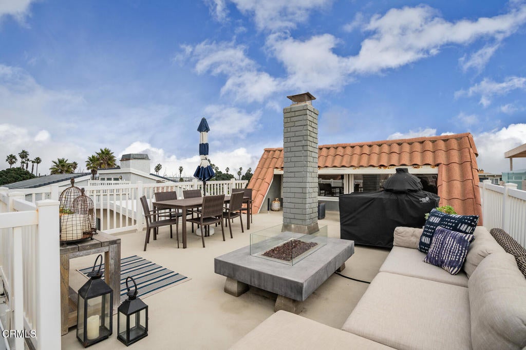 Oxnard, California, 93035, United States, 3 Bedrooms Bedrooms, ,2 BathroomsBathrooms,Residential,Active,1989783