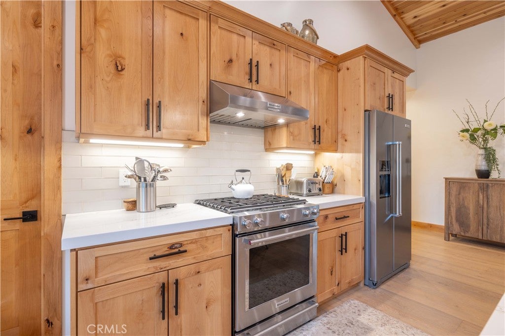 Big Bear City, California, 92314, United States, ,4 BathroomsBathrooms,Residential,Active,1839760