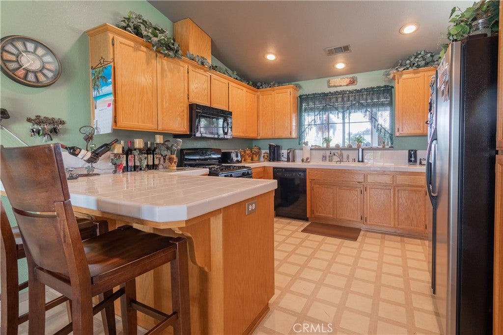 Paso Robles, California, 93446, United States, 3 Bedrooms Bedrooms, ,2 BathroomsBathrooms,Residential,Active,1985552