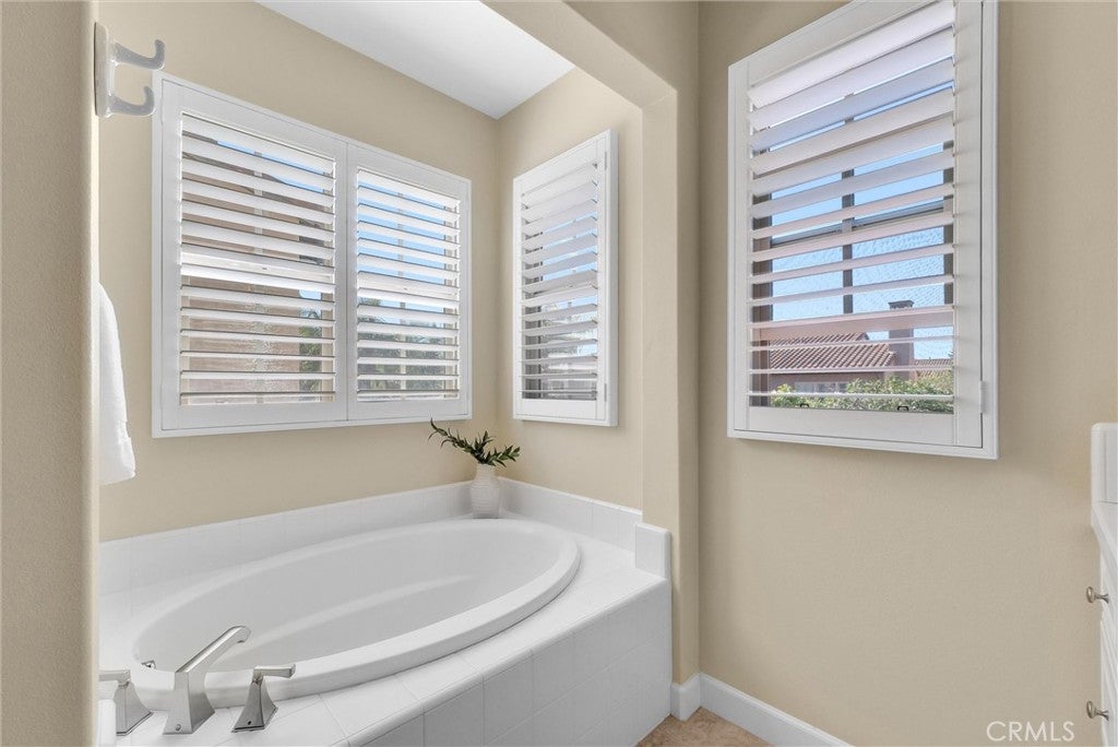 Irvine, California, 92620, United States, 4 Bedrooms Bedrooms, ,4 BathroomsBathrooms,Residential,Active,1986877