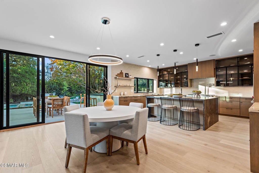 Westlake Village, California, 91362, United States, 5 Bedrooms Bedrooms, ,7 BathroomsBathrooms,Residential,Active,1985560