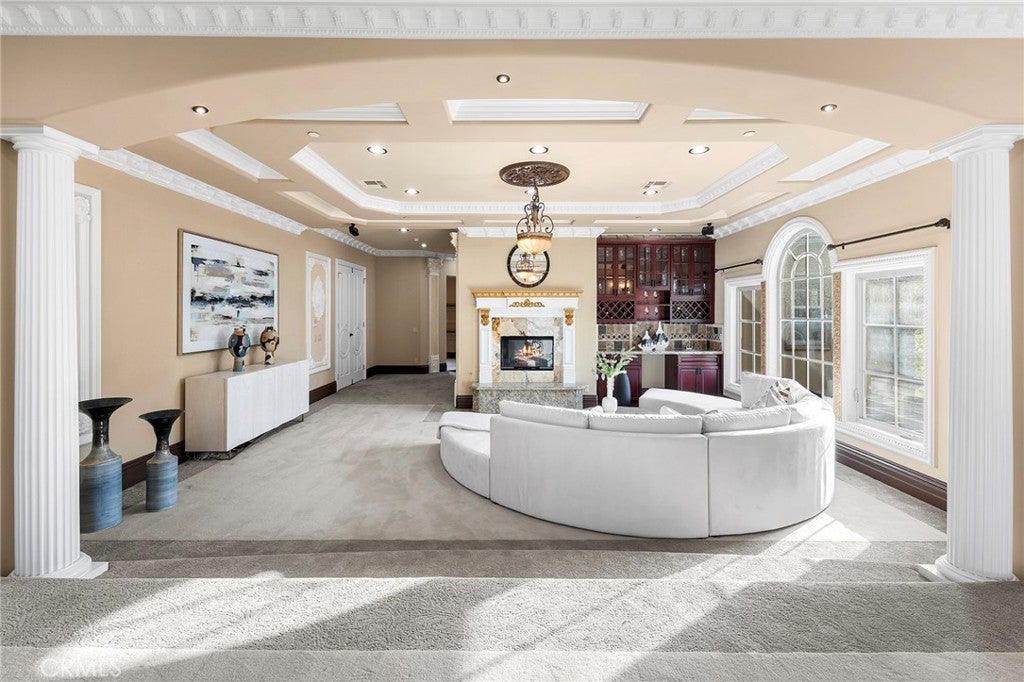 Arcadia, California, 91006, United States, 7 Bedrooms Bedrooms, ,9 BathroomsBathrooms,Residential,Active,1919404