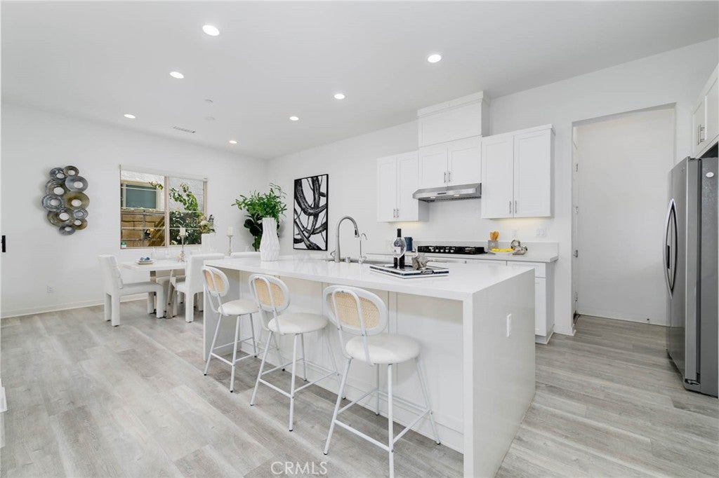 Irvine, California, 92618, United States, 3 Bedrooms Bedrooms, ,3 BathroomsBathrooms,Residential,Active,1942374