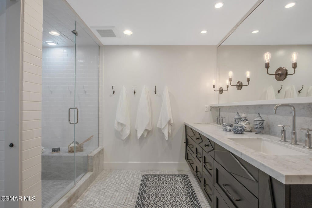 Malibu, California, 90265, United States, 4 Bedrooms Bedrooms, ,5 BathroomsBathrooms,Residential,Active,1892428