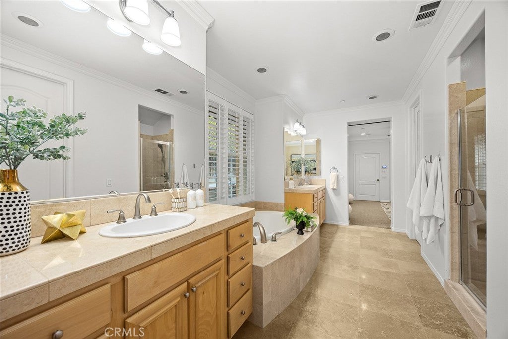 Monterey Park, California, 91754, United States, 5 Bedrooms Bedrooms, ,5 BathroomsBathrooms,Residential,Active,1988440