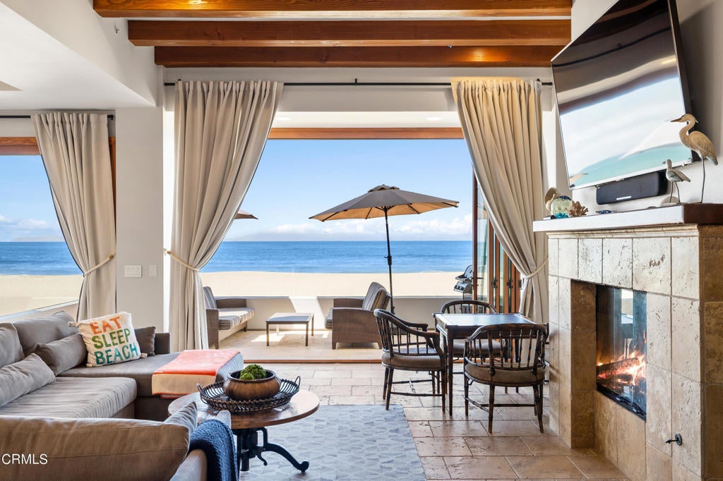 Oxnard, California, 93035, United States, 5 Bedrooms Bedrooms, ,5 BathroomsBathrooms,Residential,Active,1968422