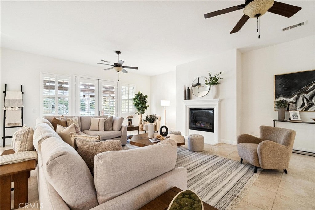 Canyon Country, California, 91387, United States, 3 Bedrooms Bedrooms, ,4 BathroomsBathrooms,Residential,Active,2015235