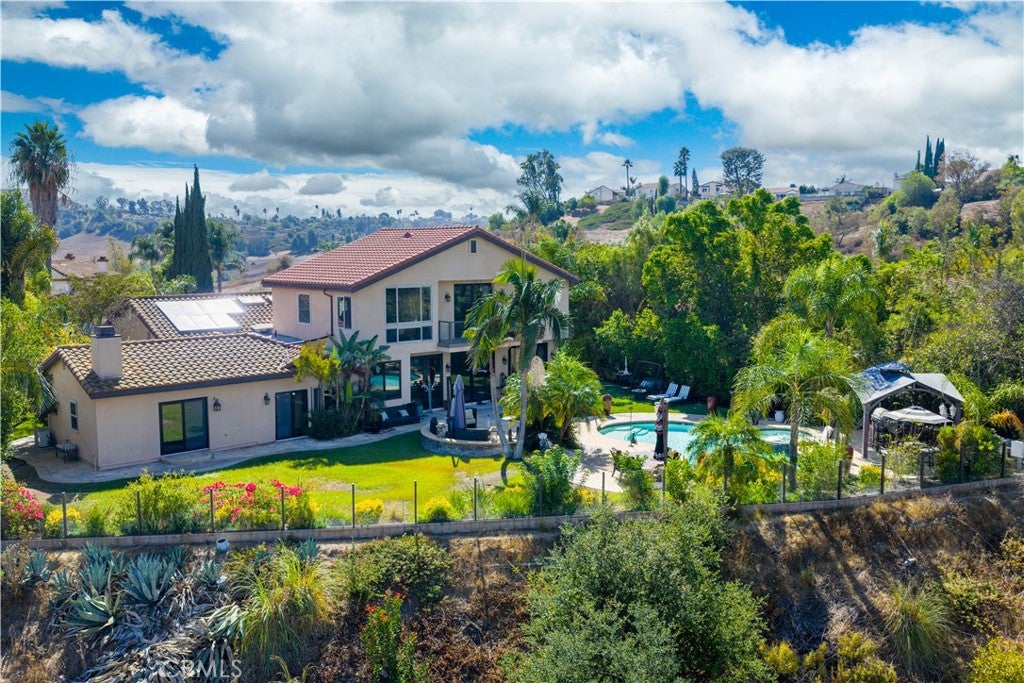 Pomona, California, 91766, United States, 5 Bedrooms Bedrooms, ,5 BathroomsBathrooms,Residential,Active,1989773