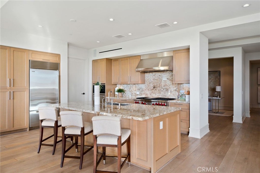 Newport Beach, California, 92660, United States, 2 Bedrooms Bedrooms, ,3 BathroomsBathrooms,Residential,Active,2009419