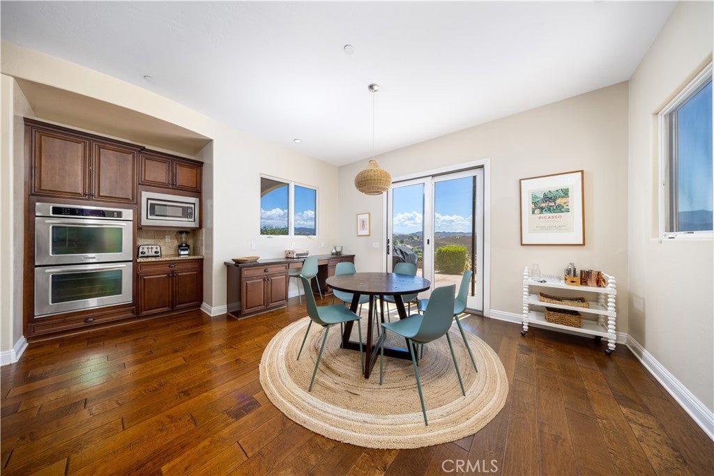 Temecula, California, 92592, United States, 5 Bedrooms Bedrooms, ,4 BathroomsBathrooms,Residential,Active,1970960