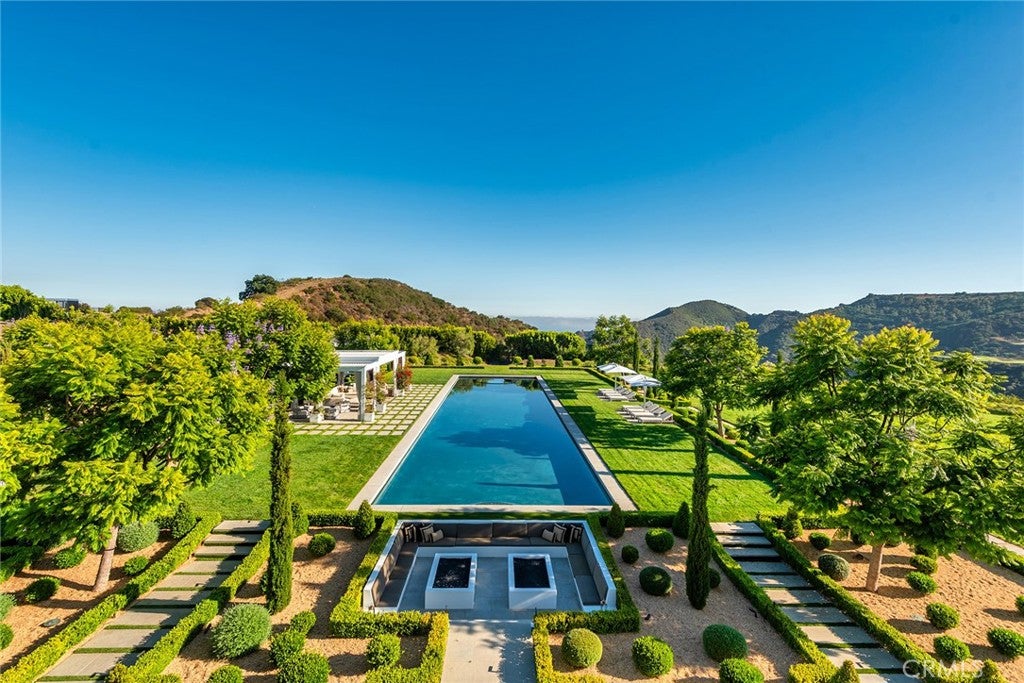 Los Angeles, California, 90077, United States, 8 Bedrooms Bedrooms, ,12 BathroomsBathrooms,Residential,Active,1905105