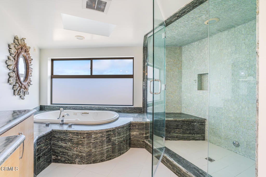 Oxnard, California, 93035, United States, 3 Bedrooms Bedrooms, ,4 BathroomsBathrooms,Residential,Active,1880199