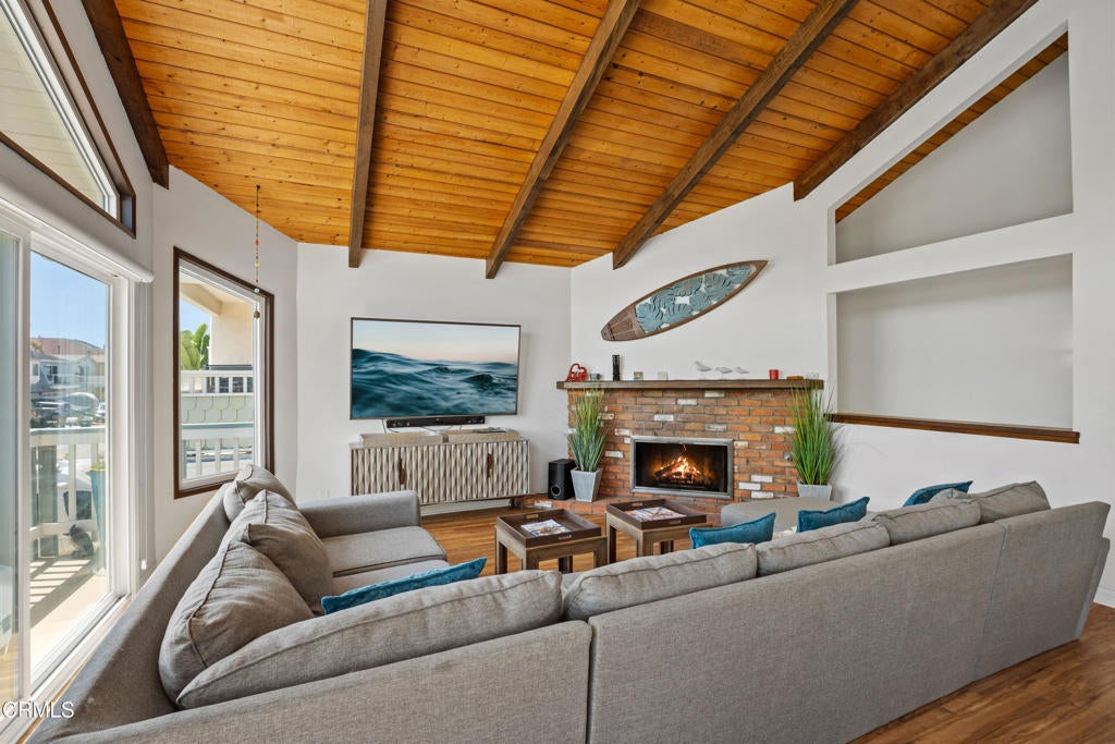 Oxnard, California, 93035, United States, 4 Bedrooms Bedrooms, ,2 BathroomsBathrooms,Residential,Active,2007278