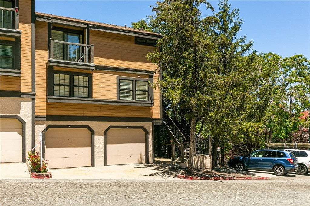 Lake Arrowhead, California, 92352, United States, 2 Bedrooms Bedrooms, ,3 BathroomsBathrooms,Residential,Active,1908134