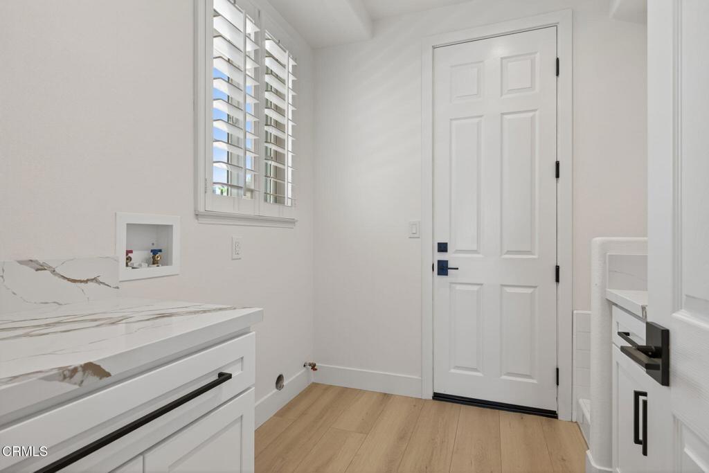 Camarillo, California, 93010, United States, 5 Bedrooms Bedrooms, ,5 BathroomsBathrooms,Residential,Active,1914809