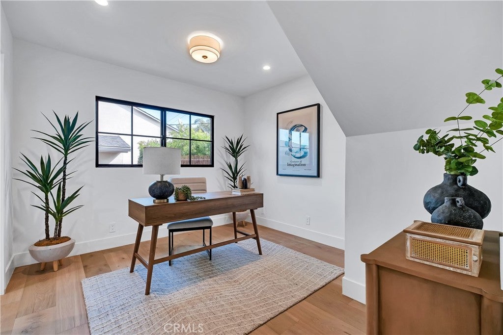 Redondo Beach, California, 90277, United States, 4 Bedrooms Bedrooms, ,3 BathroomsBathrooms,Residential,Active,1990651