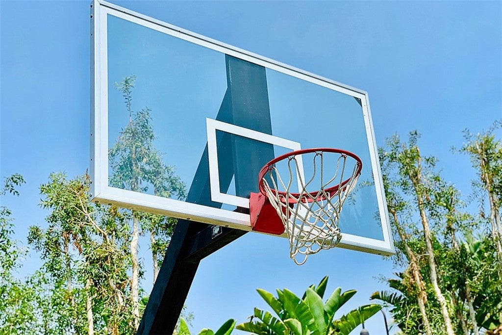 Irvine, California, 92620, United States, 4 Bedrooms Bedrooms, ,4 BathroomsBathrooms,Residential,Active,1986877