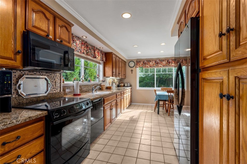 Irvine, California, 92603, United States, 4 Bedrooms Bedrooms, ,3 BathroomsBathrooms,Residential,Active,2001333