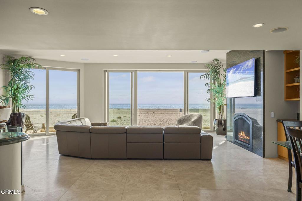 Oxnard, California, 93035, United States, 4 Bedrooms Bedrooms, ,3 BathroomsBathrooms,Residential,Active,1880193