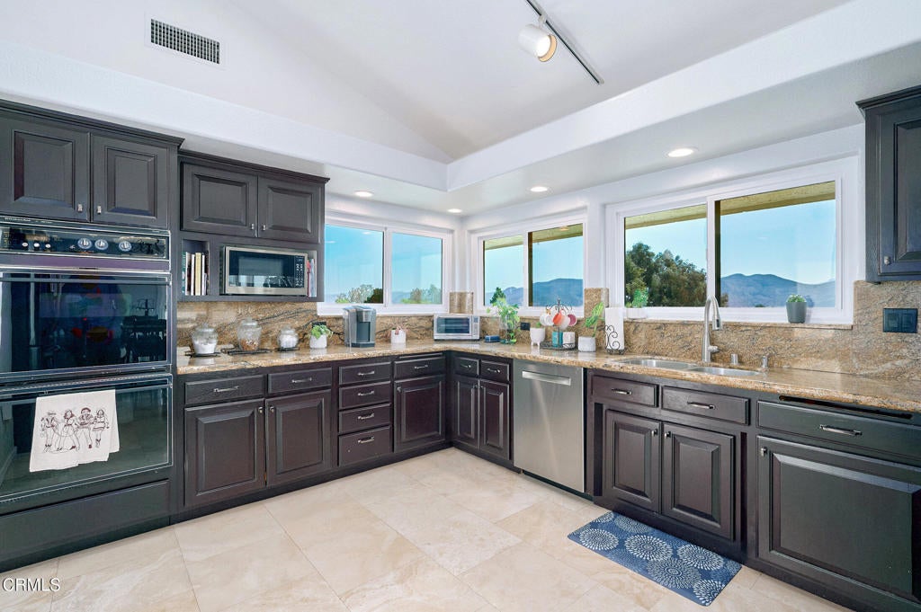 Camarillo, California, 93012, United States, 6 Bedrooms Bedrooms, ,4 BathroomsBathrooms,Residential,Active,1952615