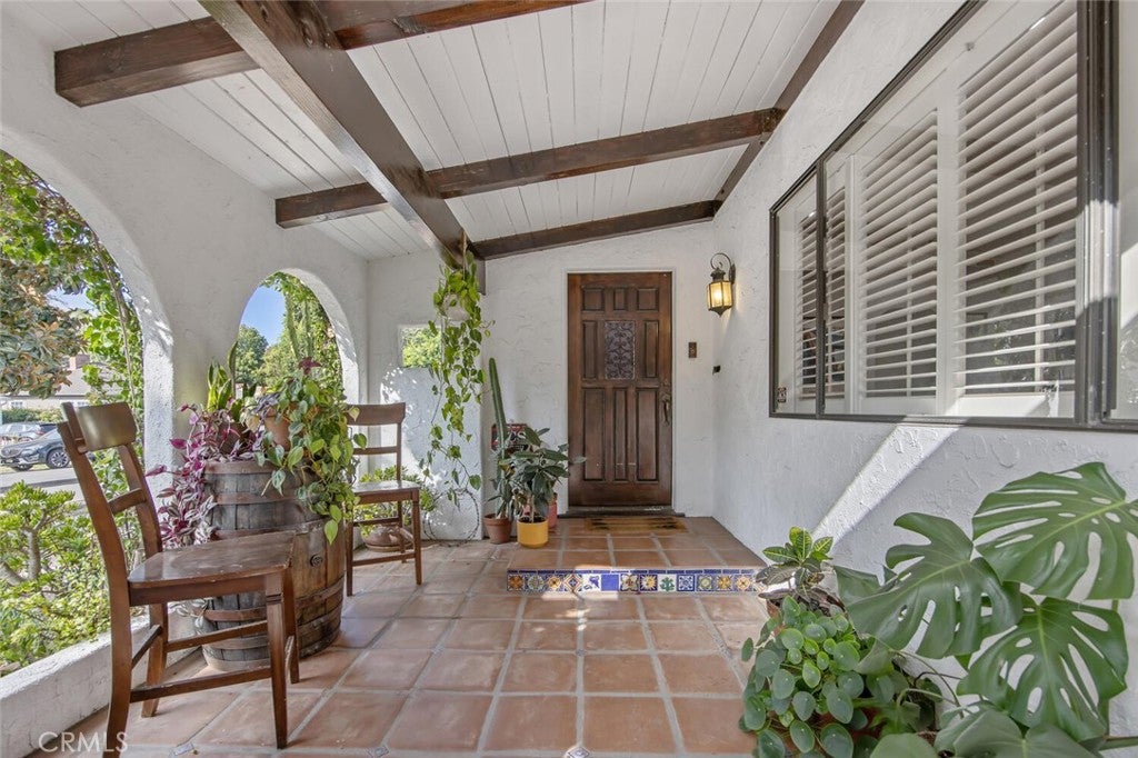 North Hollywood, California, 91602, United States, 4 Bedrooms Bedrooms, ,2 BathroomsBathrooms,Residential,Active,1954309