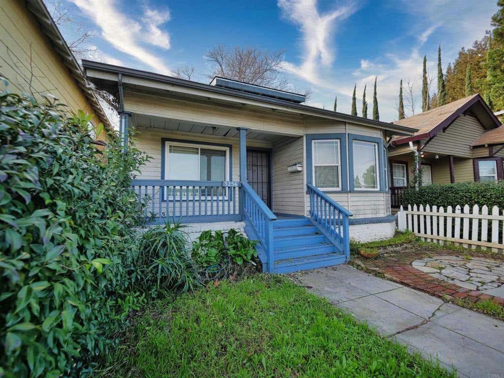 3256 V ST, SACRAMENTO, CA 95817, photo 1 of 25