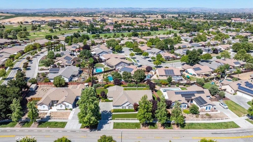 Paso Robles, California, 93446, United States, 4 Bedrooms Bedrooms, ,3 BathroomsBathrooms,Residential,Active,1914823