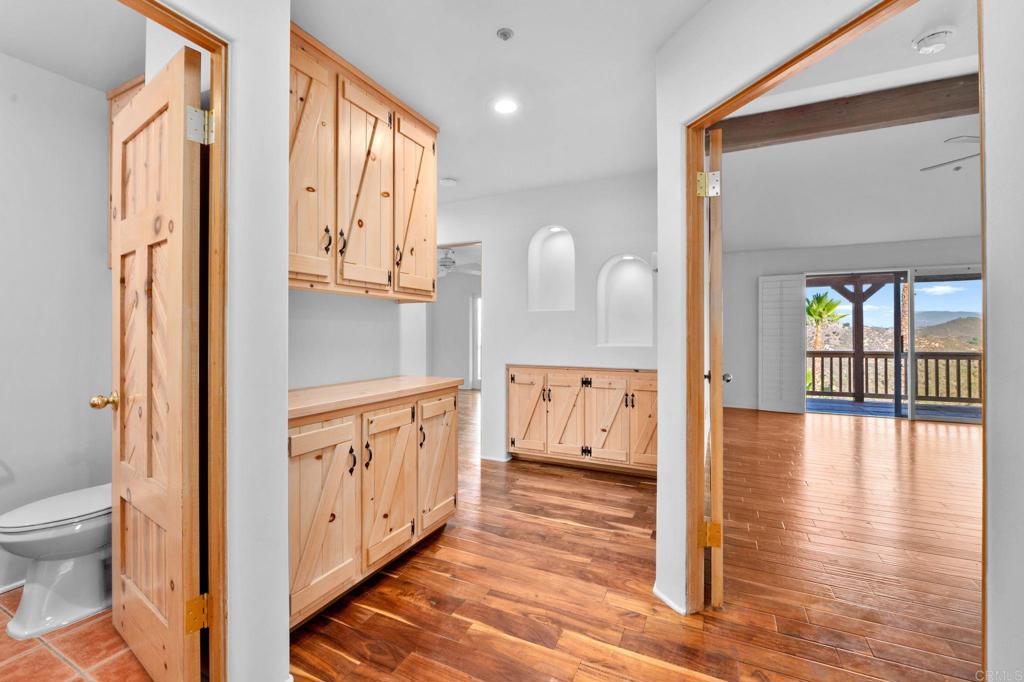 Escondido, California, 92026, United States, 3 Bedrooms Bedrooms, ,2 BathroomsBathrooms,Residential,Active,1972147