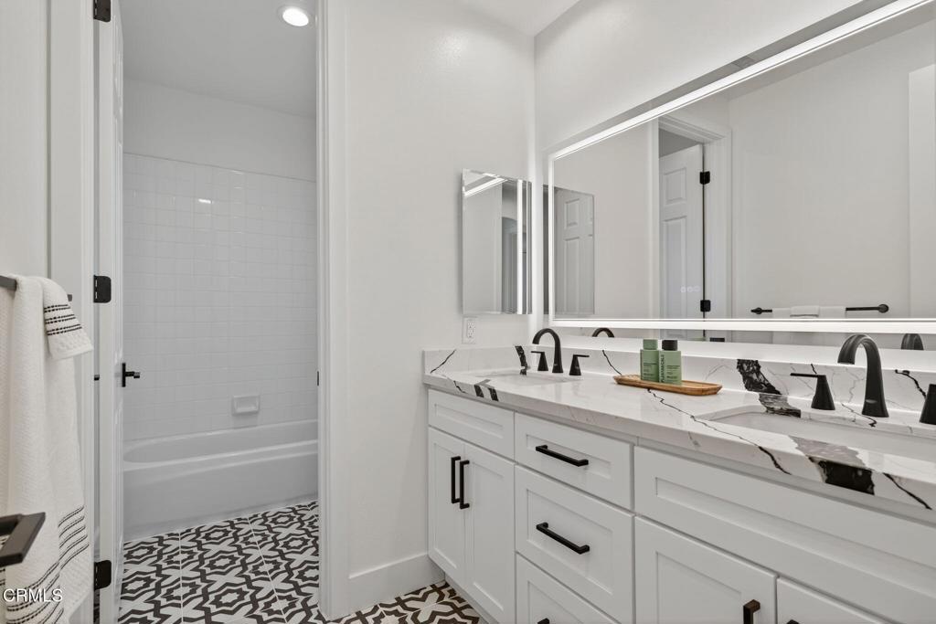 Camarillo, California, 93010, United States, 5 Bedrooms Bedrooms, ,5 BathroomsBathrooms,Residential,Active,1914809