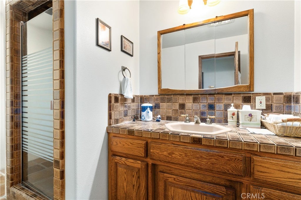 Paso Robles, California, 93446, United States, 3 Bedrooms Bedrooms, ,3 BathroomsBathrooms,Residential,Active,1954021