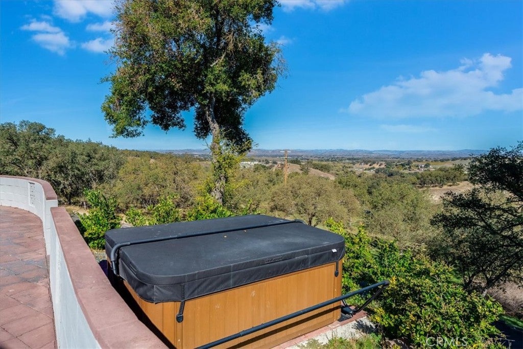 Paso Robles, California, 93446, United States, 3 Bedrooms Bedrooms, ,3 BathroomsBathrooms,Residential,Active,1990043