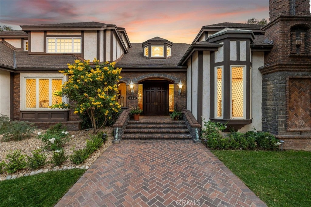 Glendora, California, 91741, United States, 8 Bedrooms Bedrooms, ,7 BathroomsBathrooms,Residential,Active,1900207