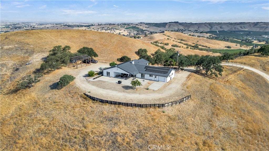Paso Robles, California, 93446, United States, 4 Bedrooms Bedrooms, ,3 BathroomsBathrooms,Residential,Active,1941140